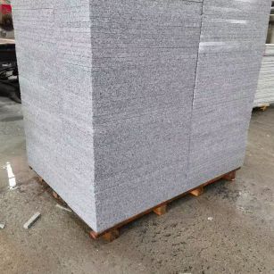 揭阳 芝麻白火烧面1.8厚300*600地铺石，尺寸标准，厚薄均匀