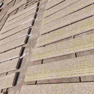 揭阳 黄金麻花岗岩光面楼梯踏步