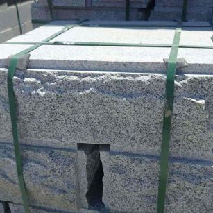 揭阳 芝麻白花岗岩自然面成品