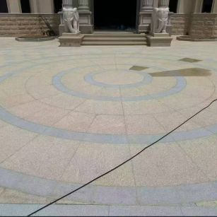 揭阳 黄金麻芝麻灰花岗岩石材地铺拼接效果