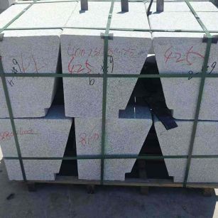 揭阳 芝麻白异形坐凳，石凳