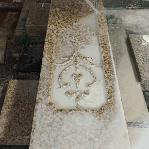 揭阳 黄金麻花岗岩异形加工雕刻栏杆大柱