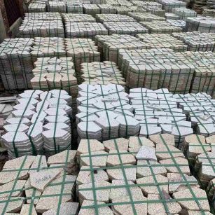 揭阳 黄金麻白麻花岗岩荔枝面地铺石(冰裂纹)