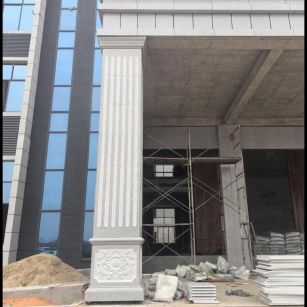 揭阳 芝麻白光面花岗岩门楼大柱（罗马柱）配雕花底座