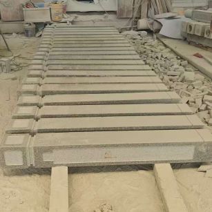 揭阳 芝麻白异形加工雕刻-栏杆大柱，方柱