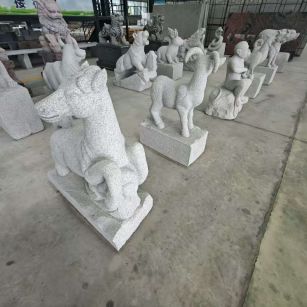 揭阳 芝麻白花岗岩造型立体雕刻——十二生肖
