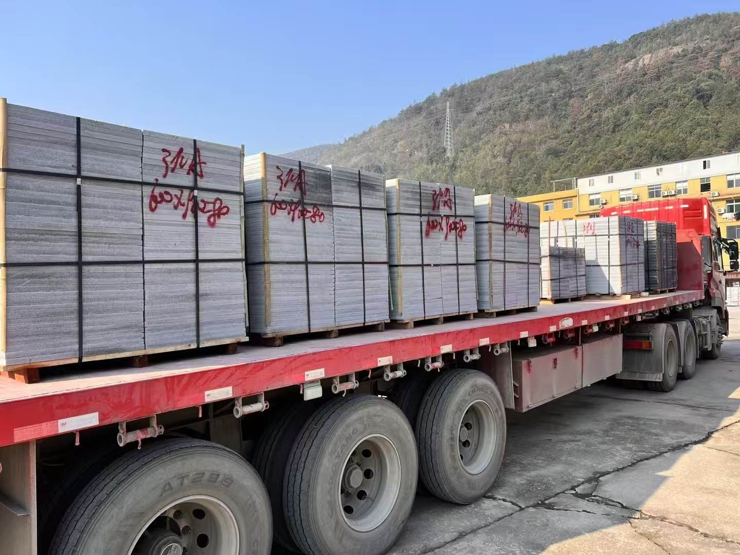 揭阳 芝麻灰地铺石出货日常