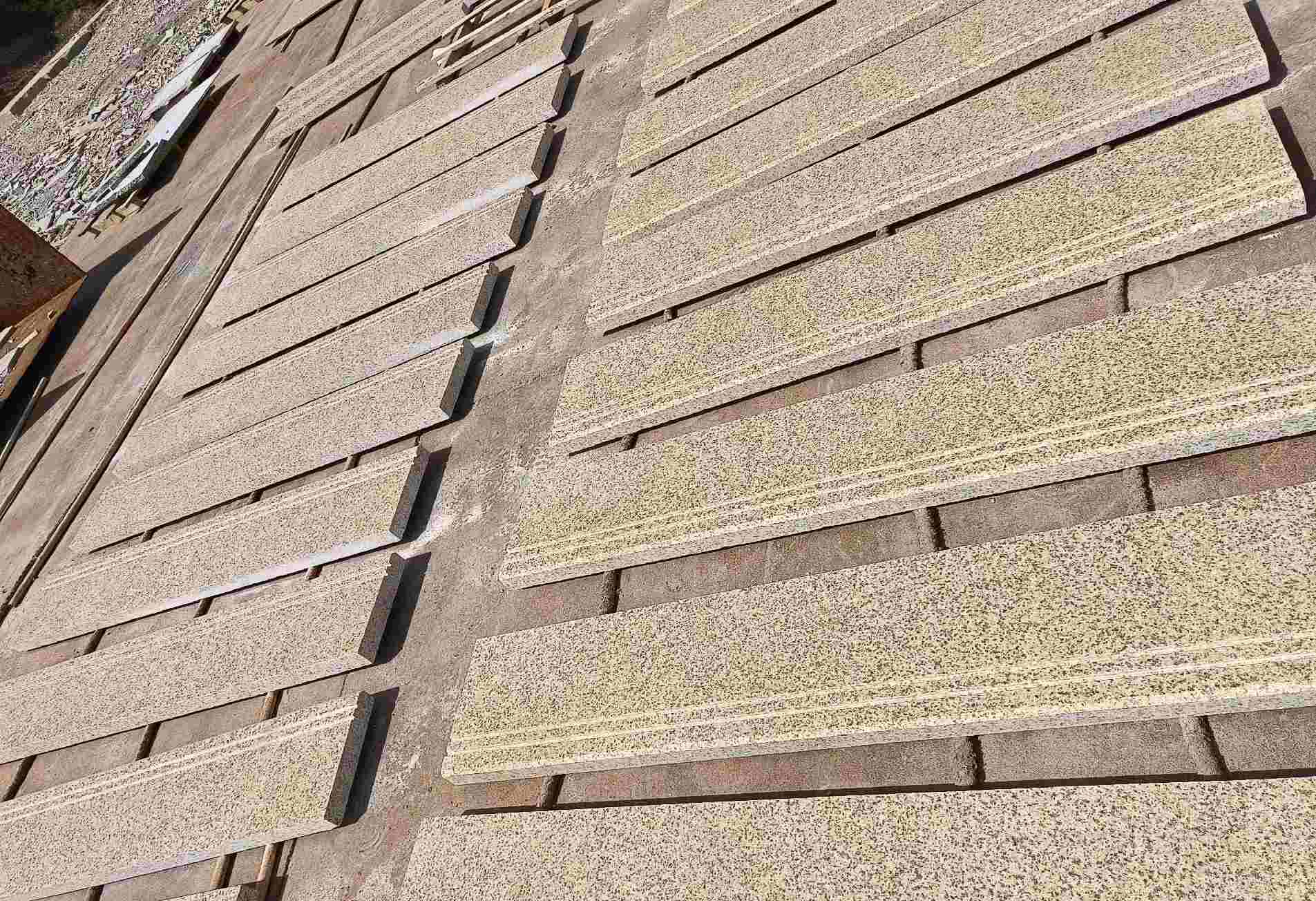 揭阳 黄金麻花岗岩光面楼梯踏步