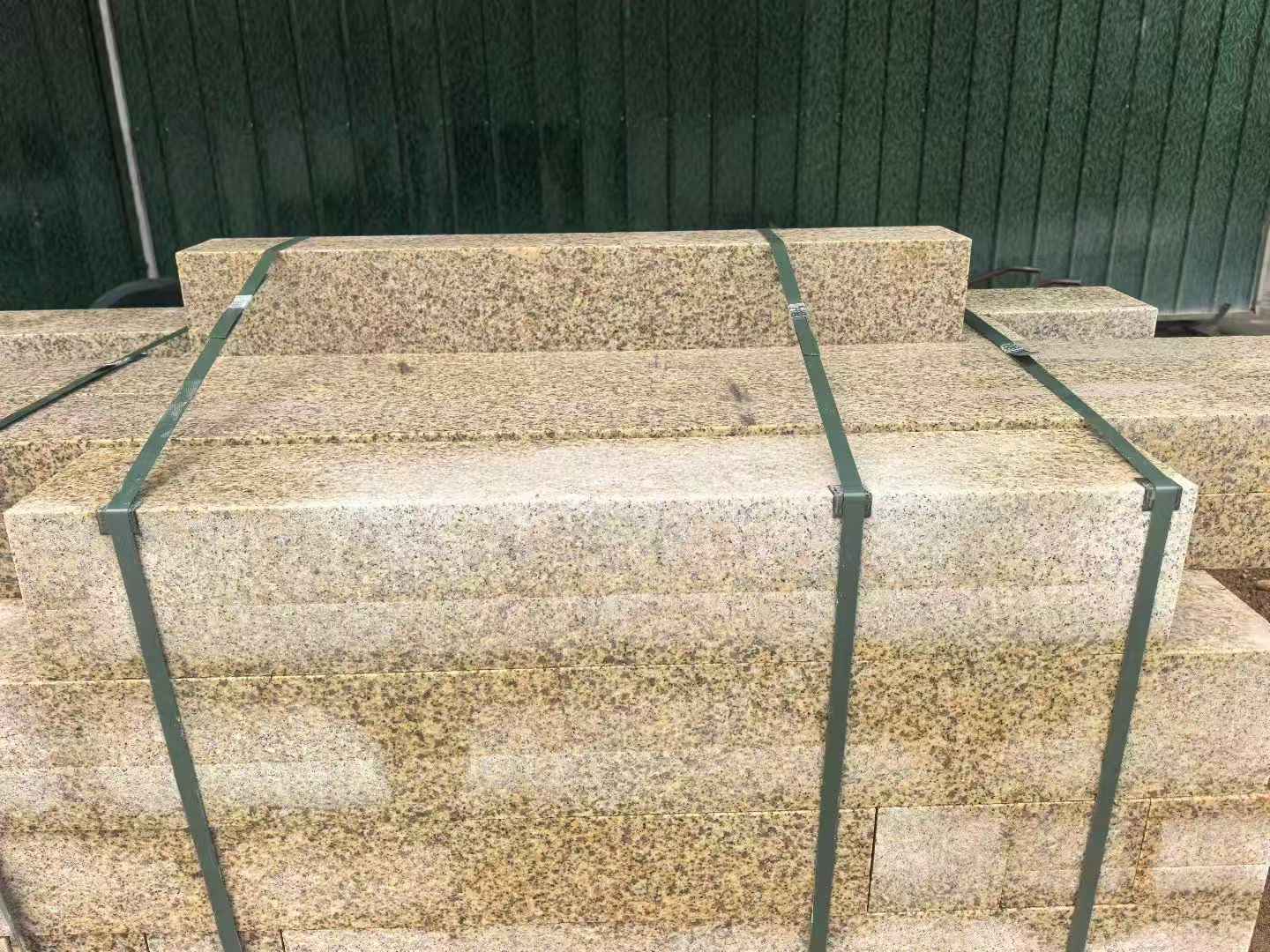 揭阳 黄金麻花岗岩石材机切面栏杆料半成品