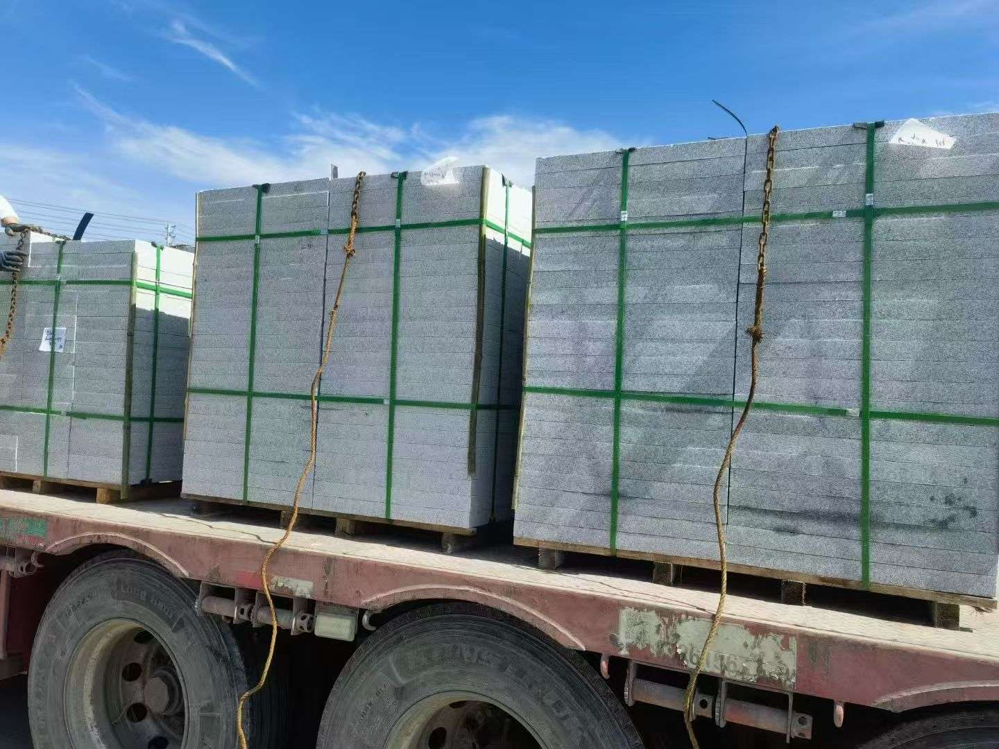 揭阳 芝麻白花岗岩地铺石装车日常