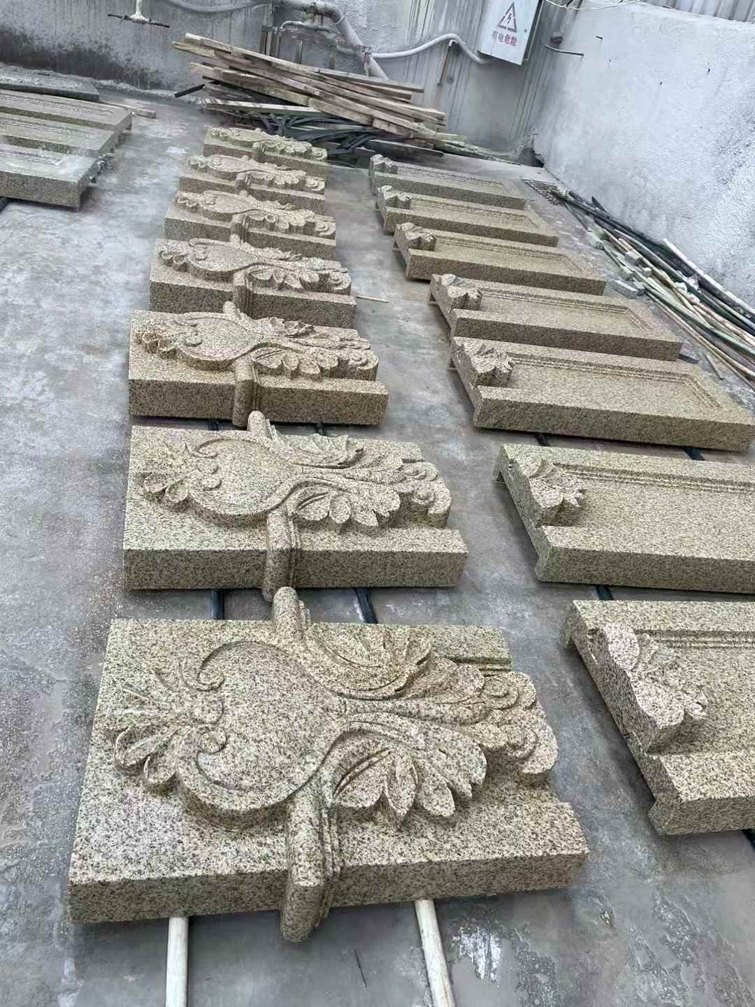 揭阳 黄金麻花岗岩别墅外墙雕刻板