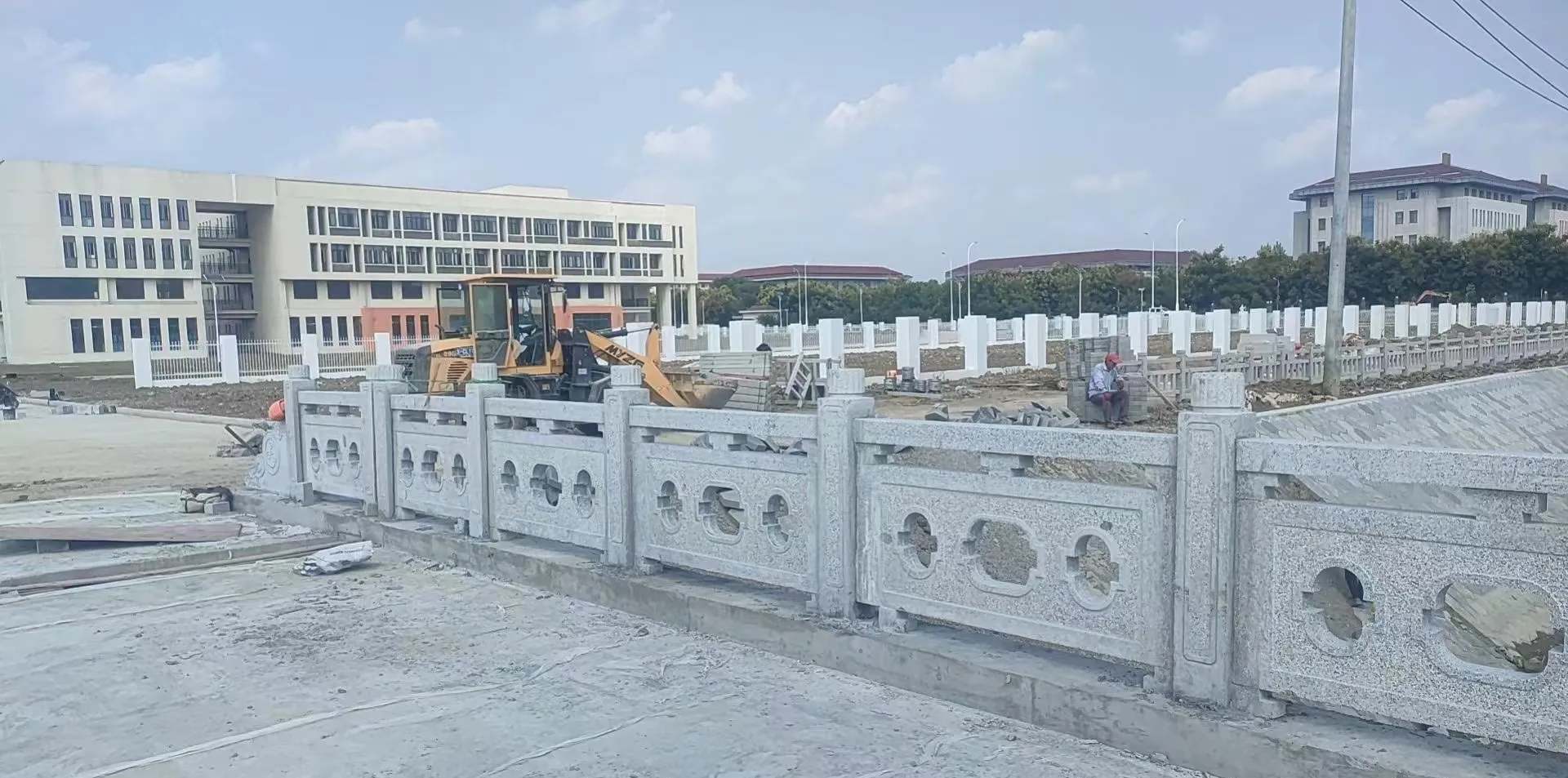 揭阳 白麻花岗岩荔枝面河道栏杆