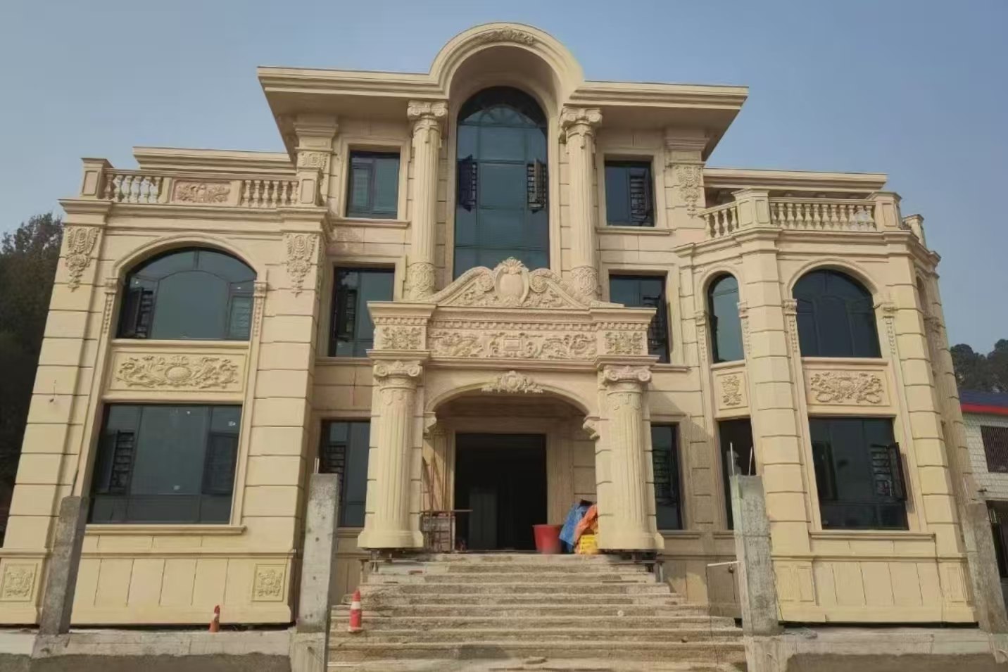 揭阳 黄金麻花岗岩别墅外墙干挂