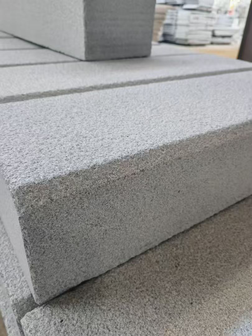 揭阳 芝麻灰荔枝面路沿石