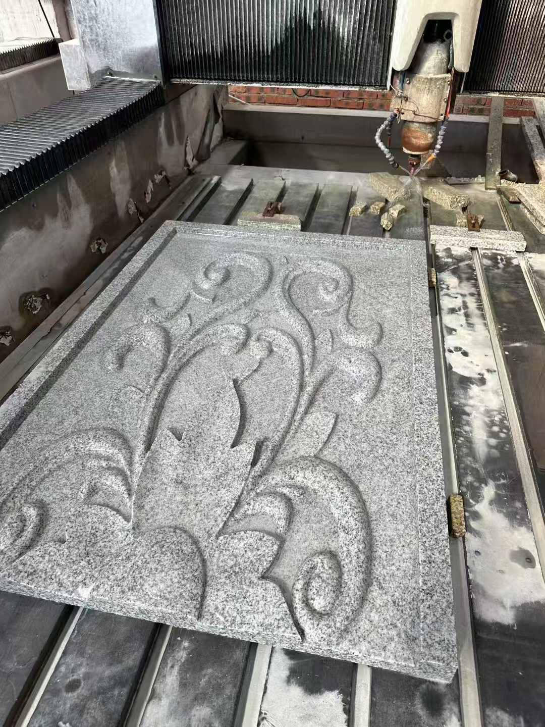 揭阳 白麻别墅干挂雕花板