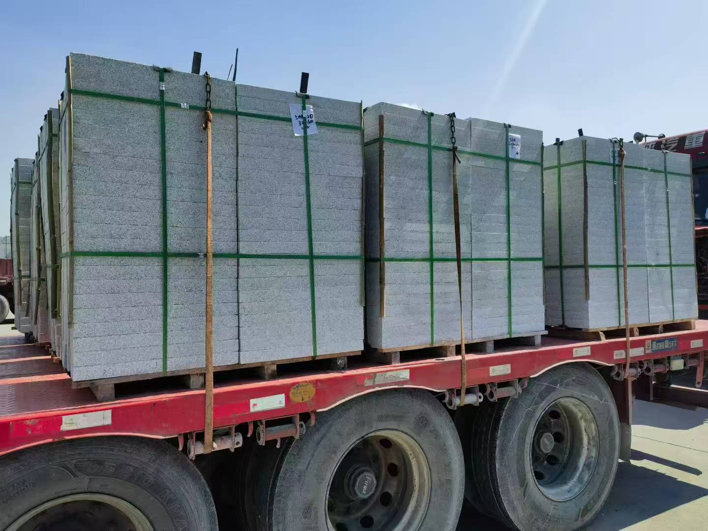 揭阳芝麻白花岗岩出货日常地铺石