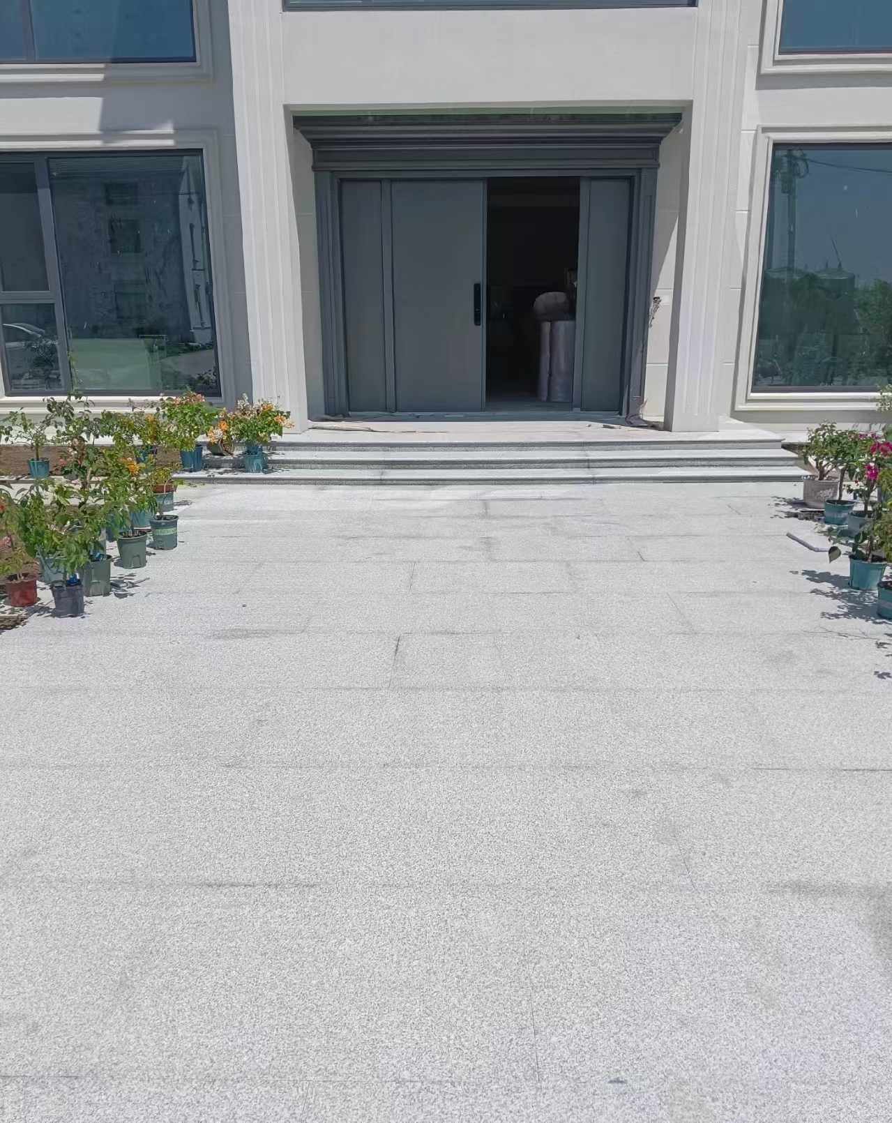 揭阳 芝麻白花岗岩地铺石地面铺装