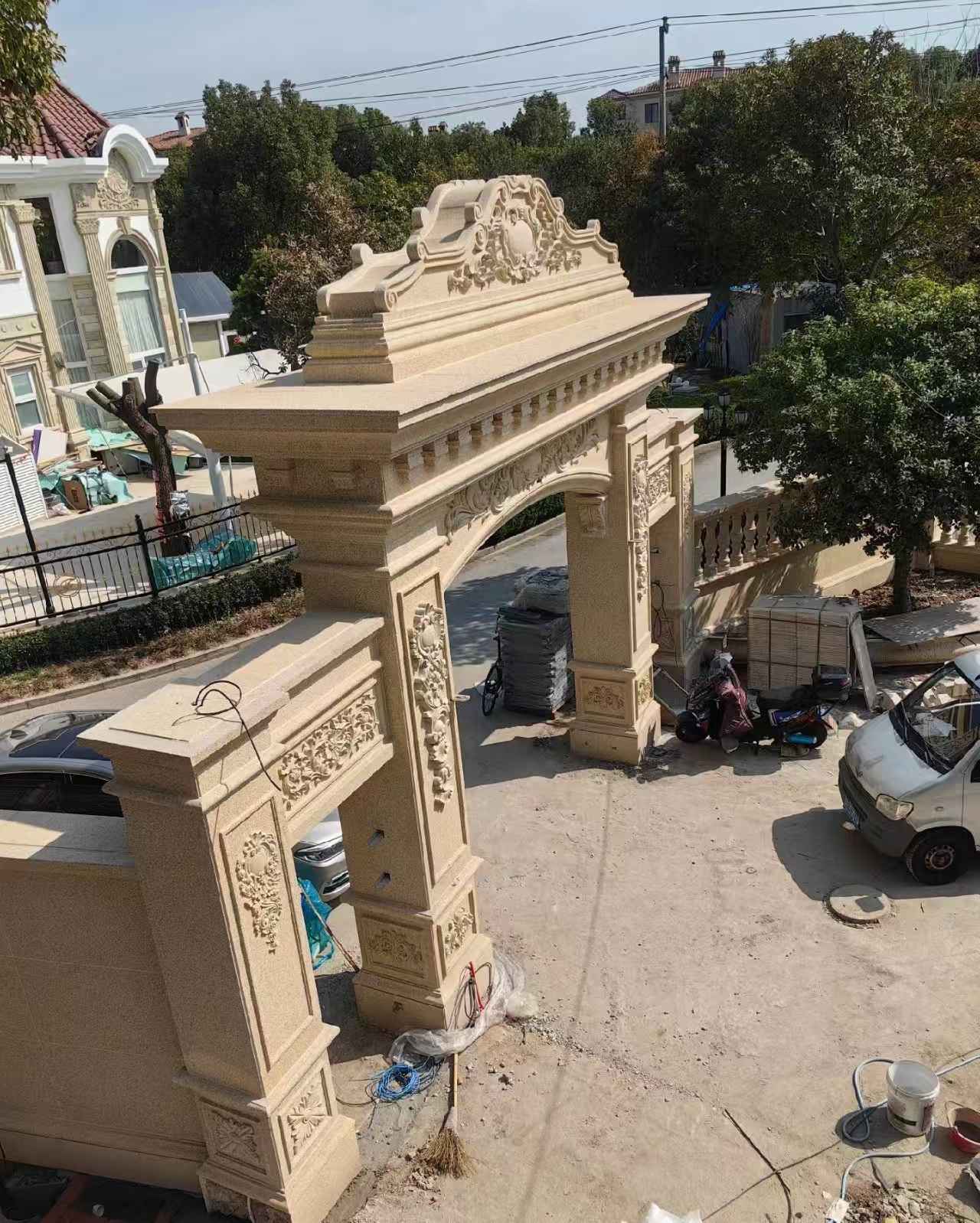 揭阳 黄金麻荔枝面花岗岩别墅门楼