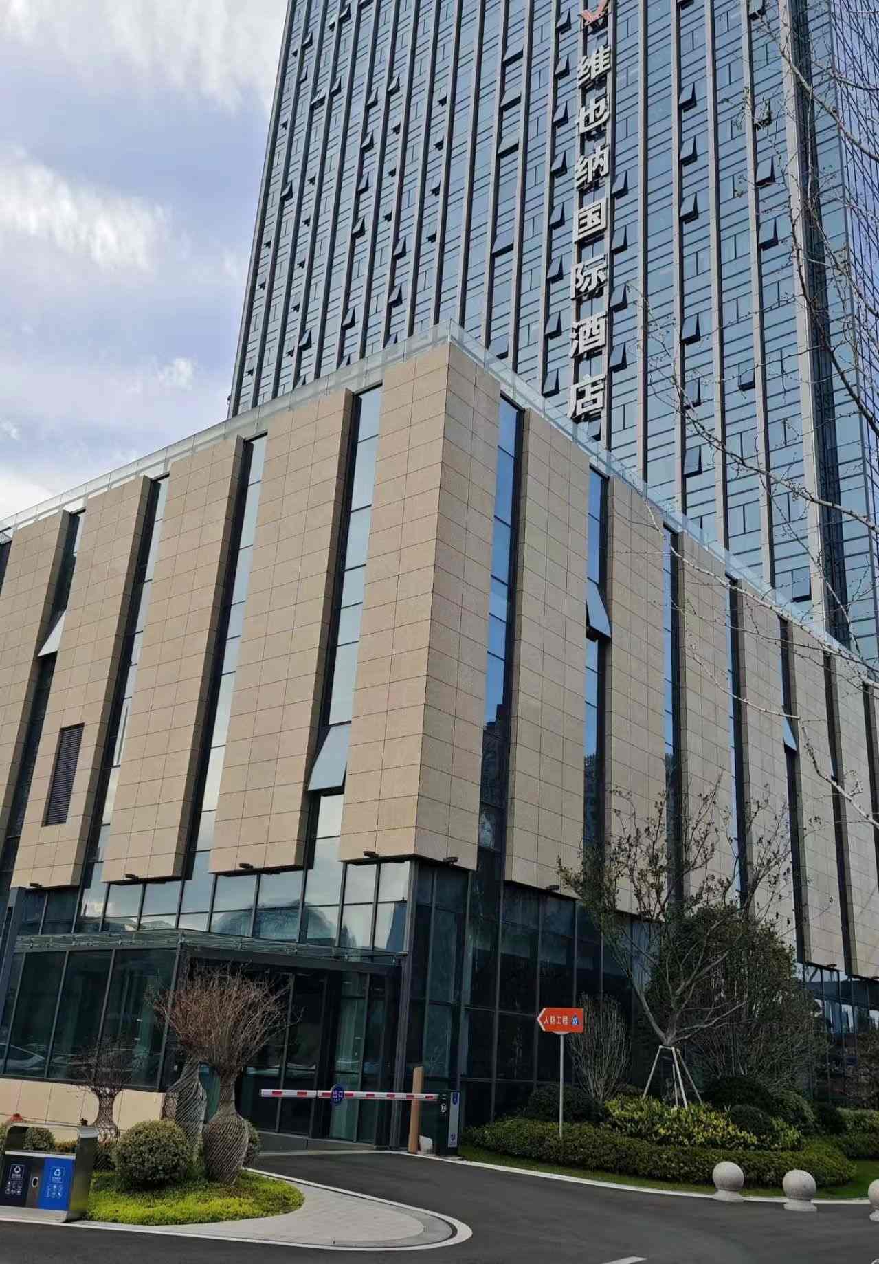 揭阳 黄金麻花岗岩外墙干挂