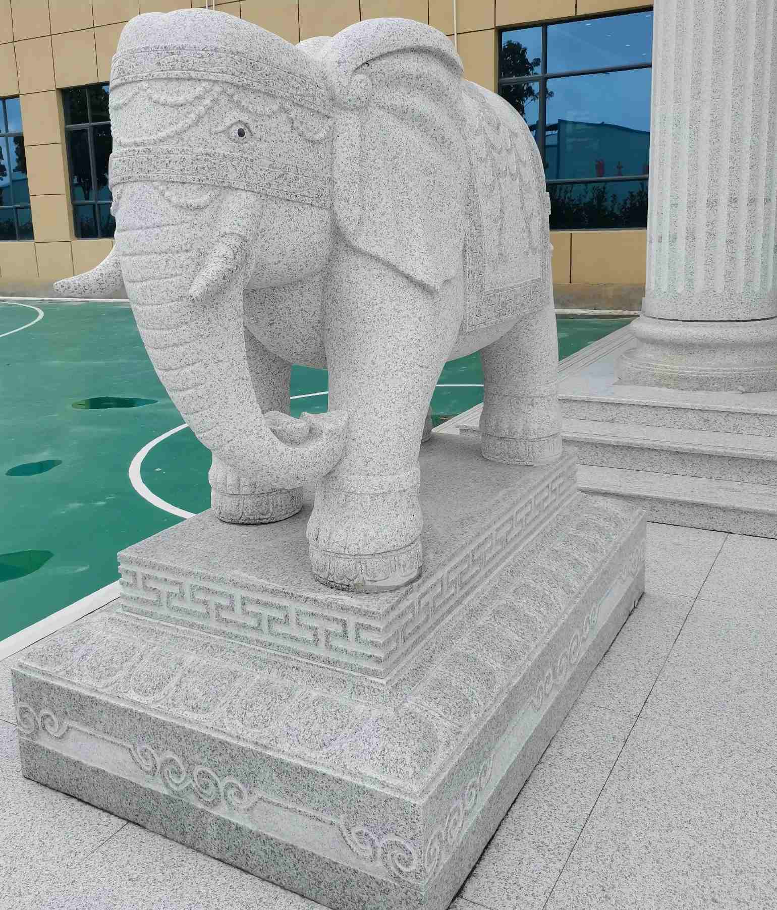 揭阳 白麻花岗岩动物异形石雕-大象