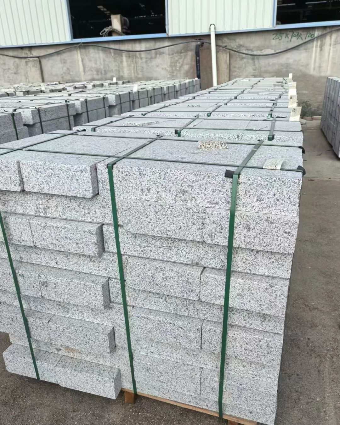 揭阳 白麻花岗岩路沿石，弧形路沿石，道牙石，马路牙子，界石，路缘石，平沿石，直岩石，平缘石等