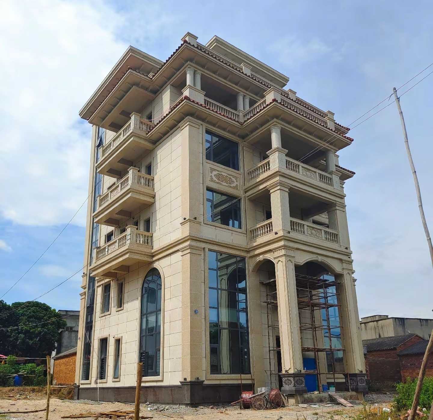 揭阳 黄金麻花岗岩石材别墅外墙干挂搭配（雕花栏杆花瓶柱门楼罗马柱）